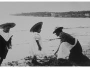 Enfants au bord de la mer