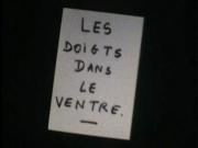 Les doigts dans le ventre